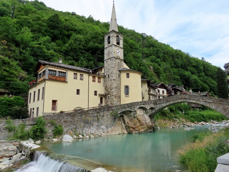 Chiesa Parrocchiale S. Antonio Abate-Fontainemore必去景点
