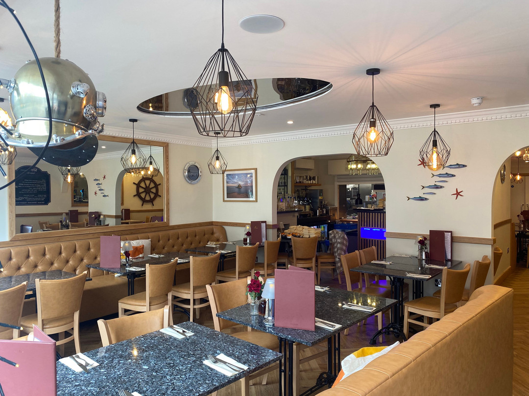 Roy's Restaurant