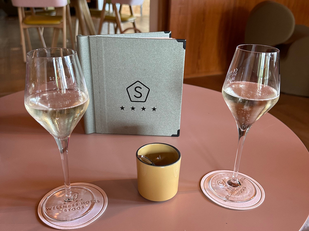 斯托斯健康酒店主图