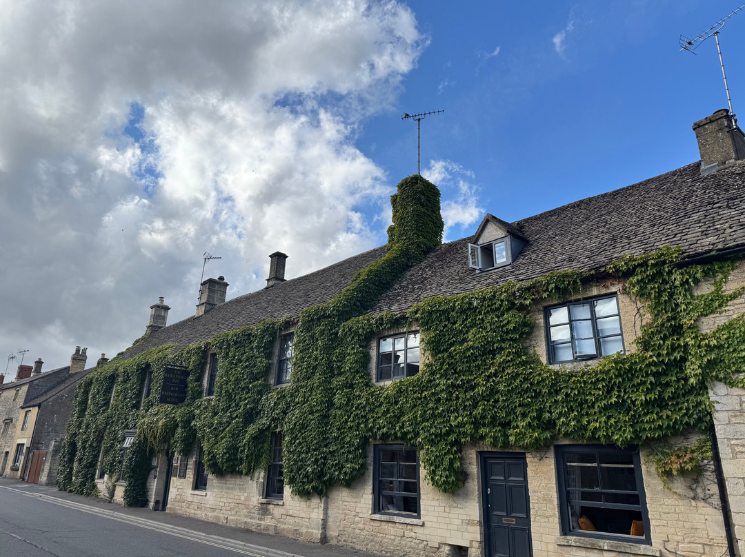 Mr & Mrs Smith THE WHEATSHEAF INN主图