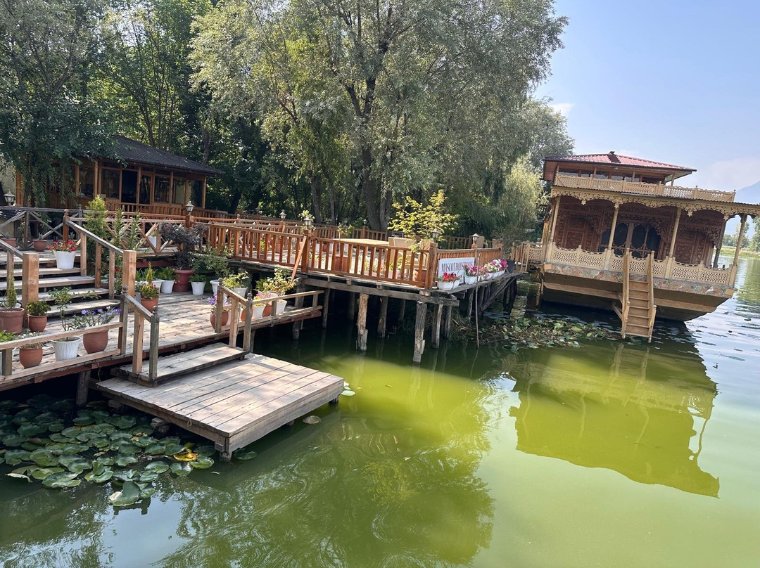 玛斯柯特船屋酒店主图