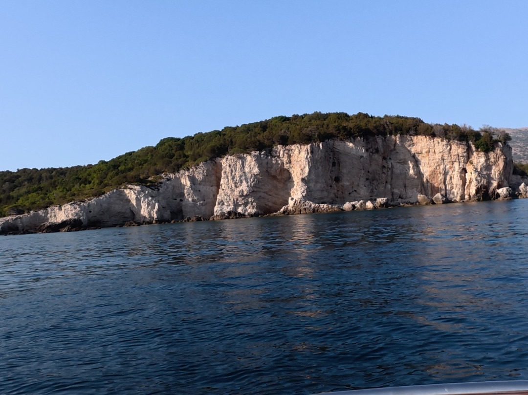 Kastrinos Luxury vip boat trips-Moraitika必去景点