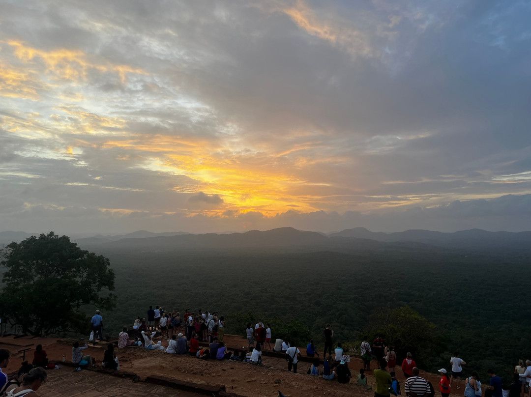 Hola Sri Lanka Tours-凯拉尼亚必去景点