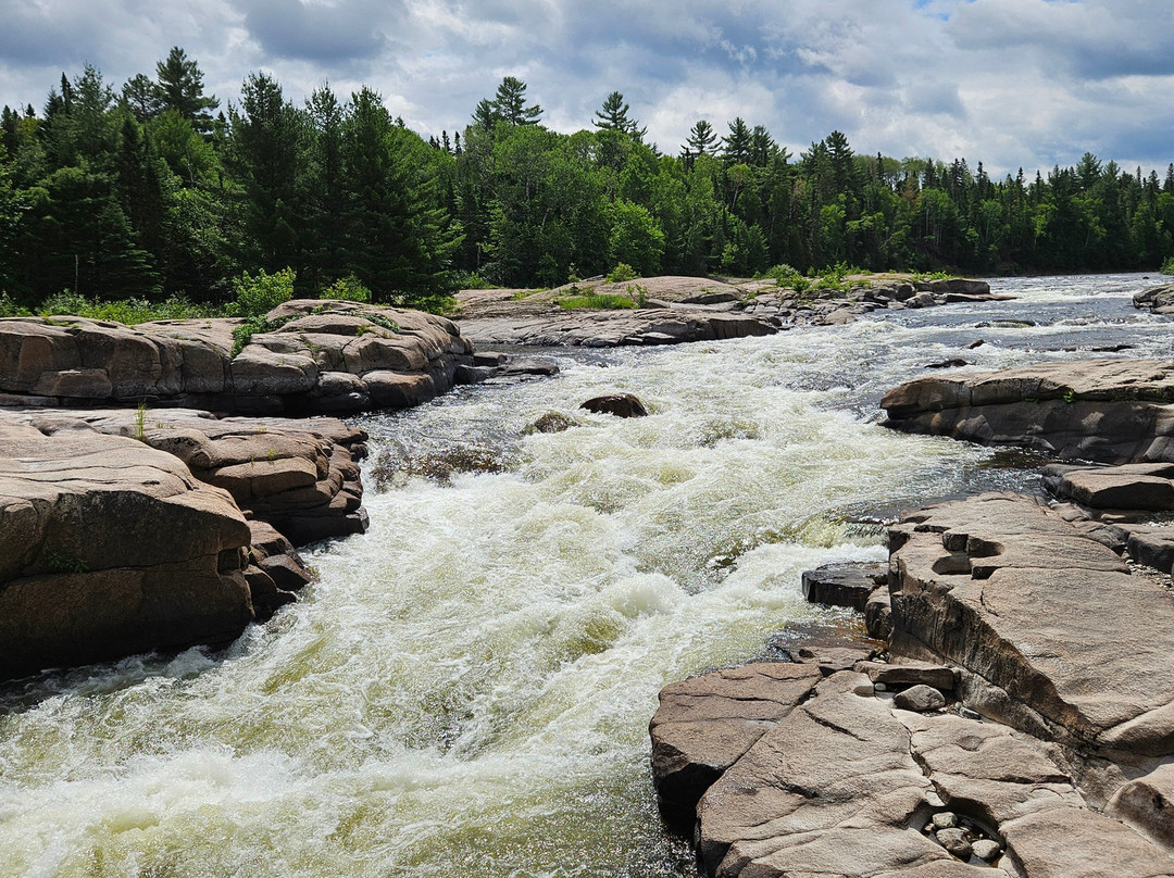 Pabineau Falls-Bathurst必去景点