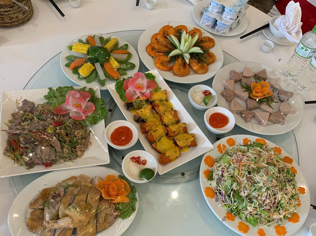 孟青酒店主图