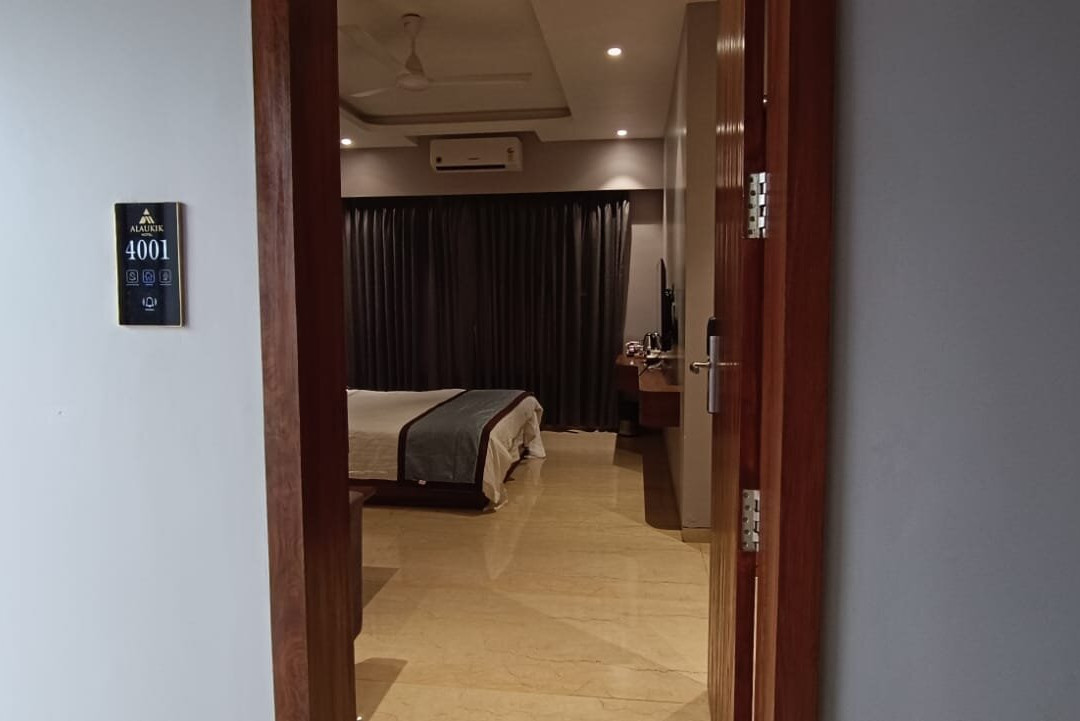 阿劳基克酒店主图