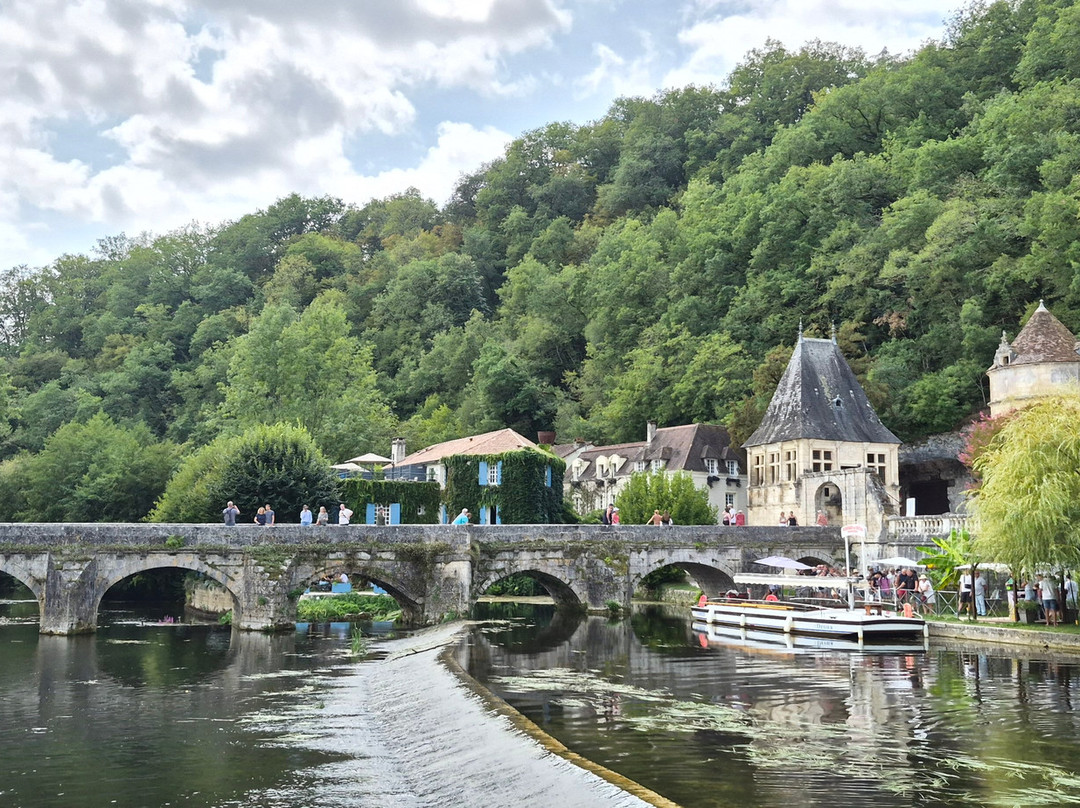 Abbatiale Saint-Pierre-Brantome en Perigord City必去景点
