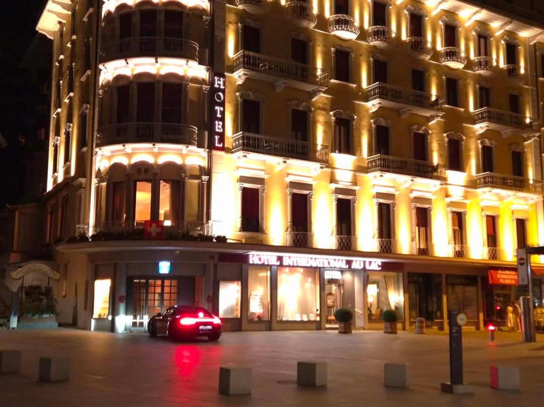 国际奥拉克历史湖畔酒店主图