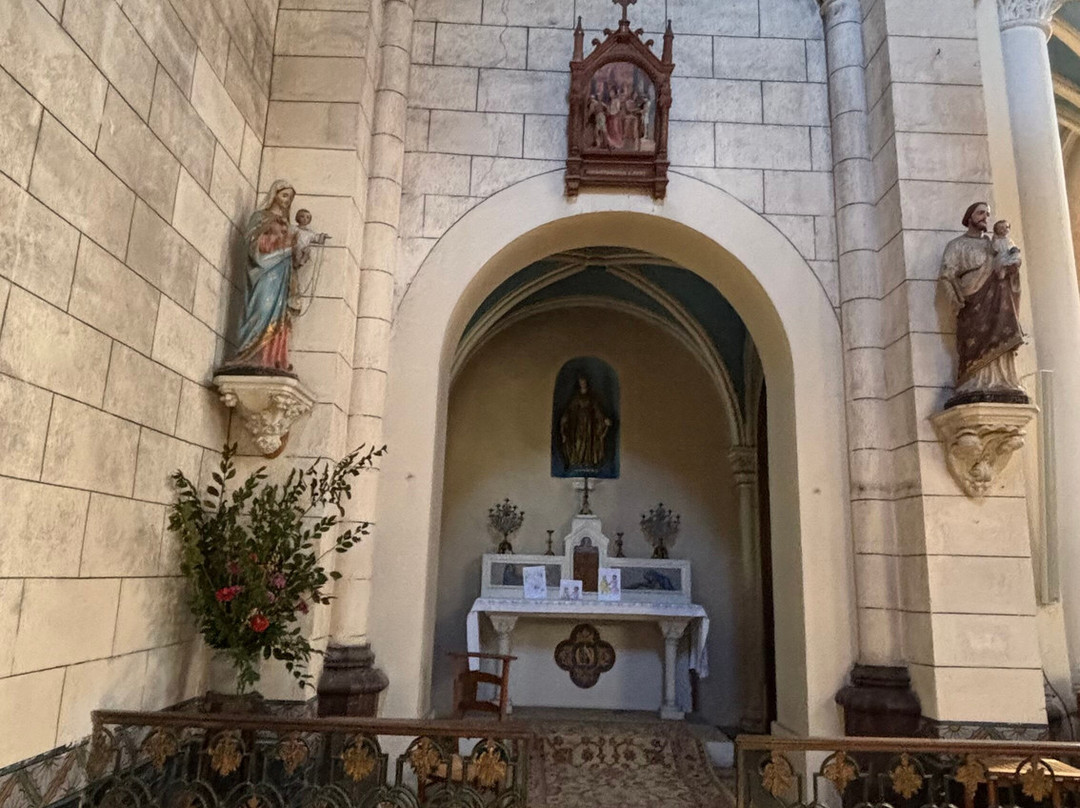 Église Saint-Sauveur-Sanguinet必去景点