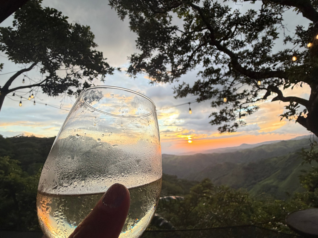 太阳酒店主图