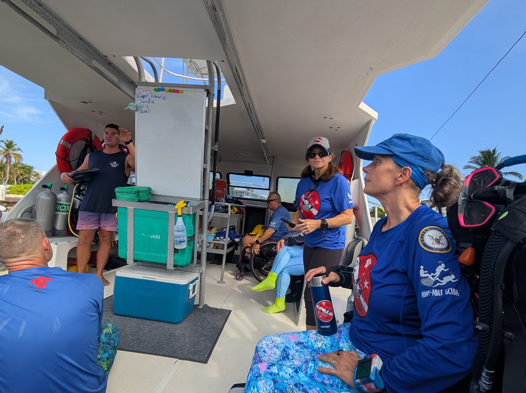 Reef Divers Cayman Islands-Cayman Brac必去景点