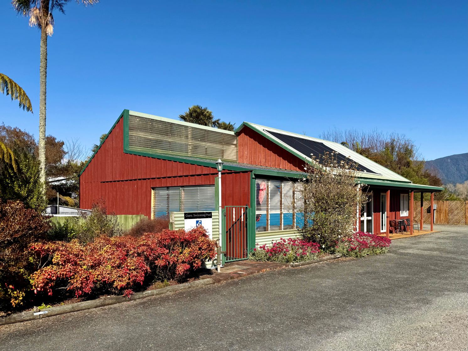 阿纳托基山林小屋汽车旅馆-泳池