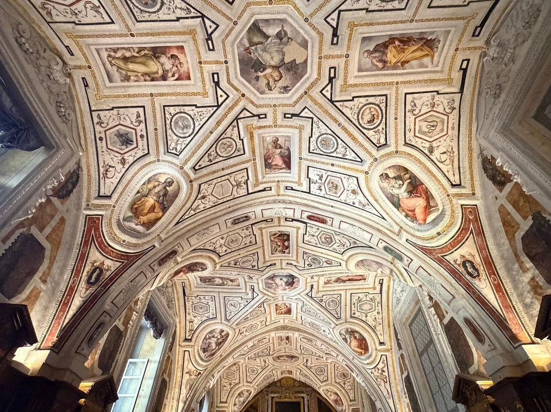 Complesso Monumentale Sant' Anna Dei Lombardi-那不勒斯必去景点