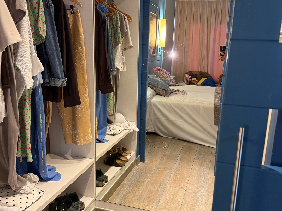 科隆瓜纳哈尼阿德里安酒店-限成人主图
