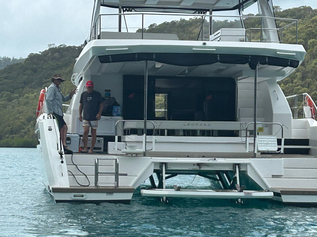 Cumberland Charter Yachts-艾尔利滩必去景点