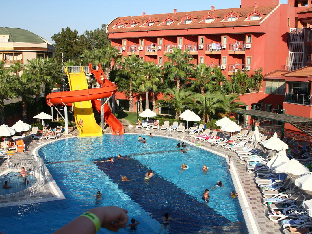 Club Side Coast Hotel