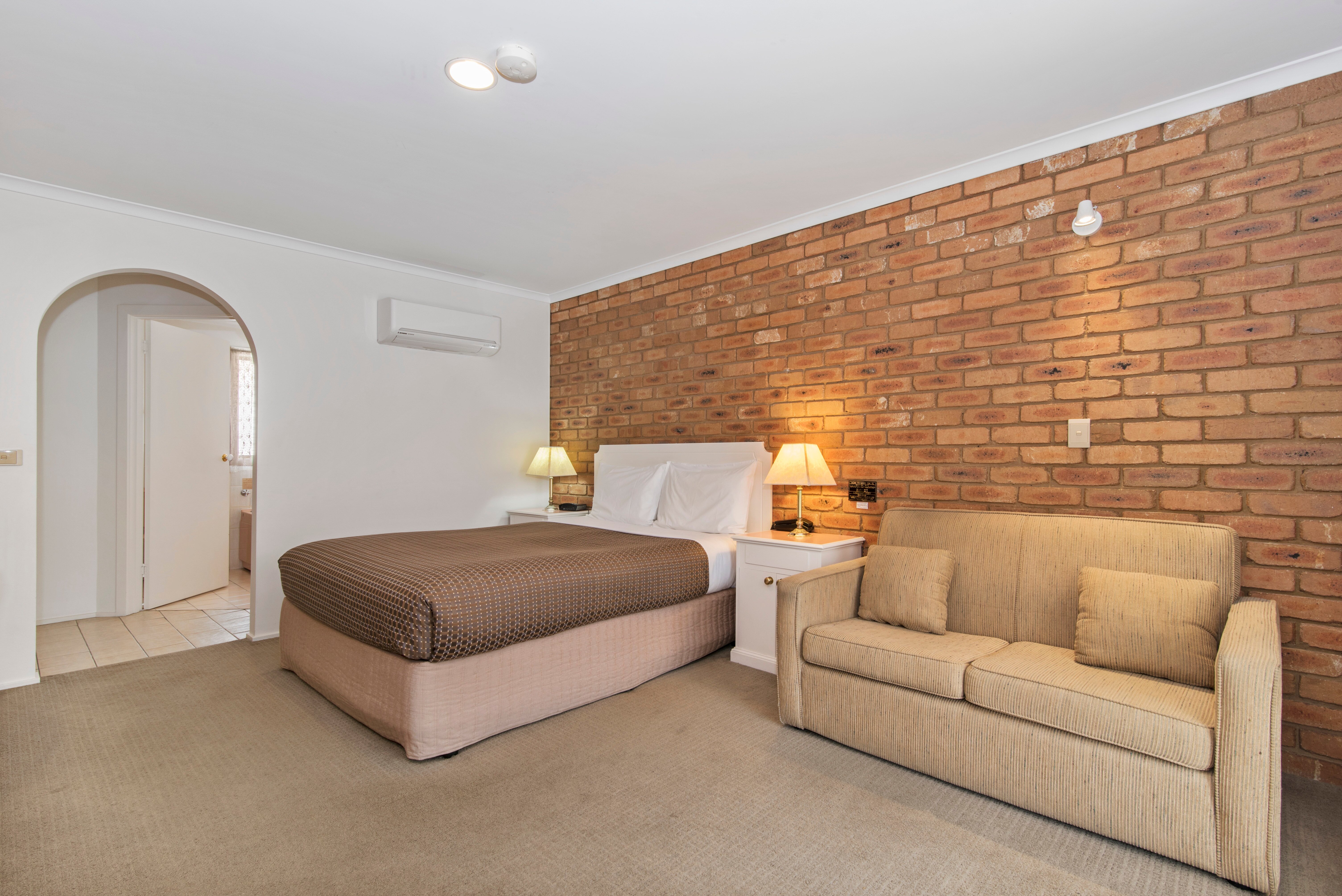 Golden Square Motor Inn-官方