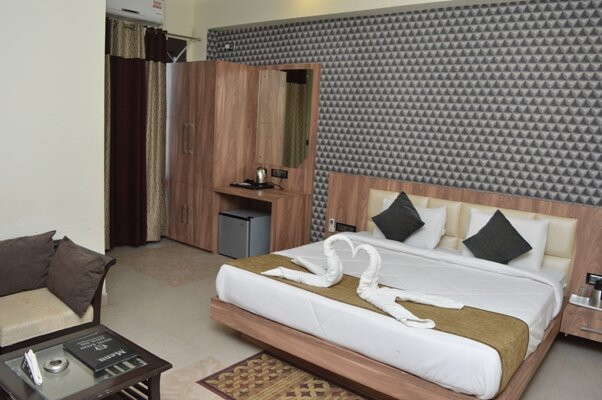 Konch酒店住宿-Hotel Ratan Royal Inn