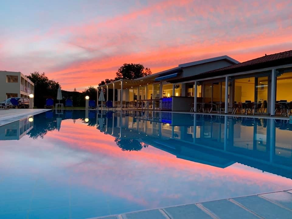 Manousis Resort