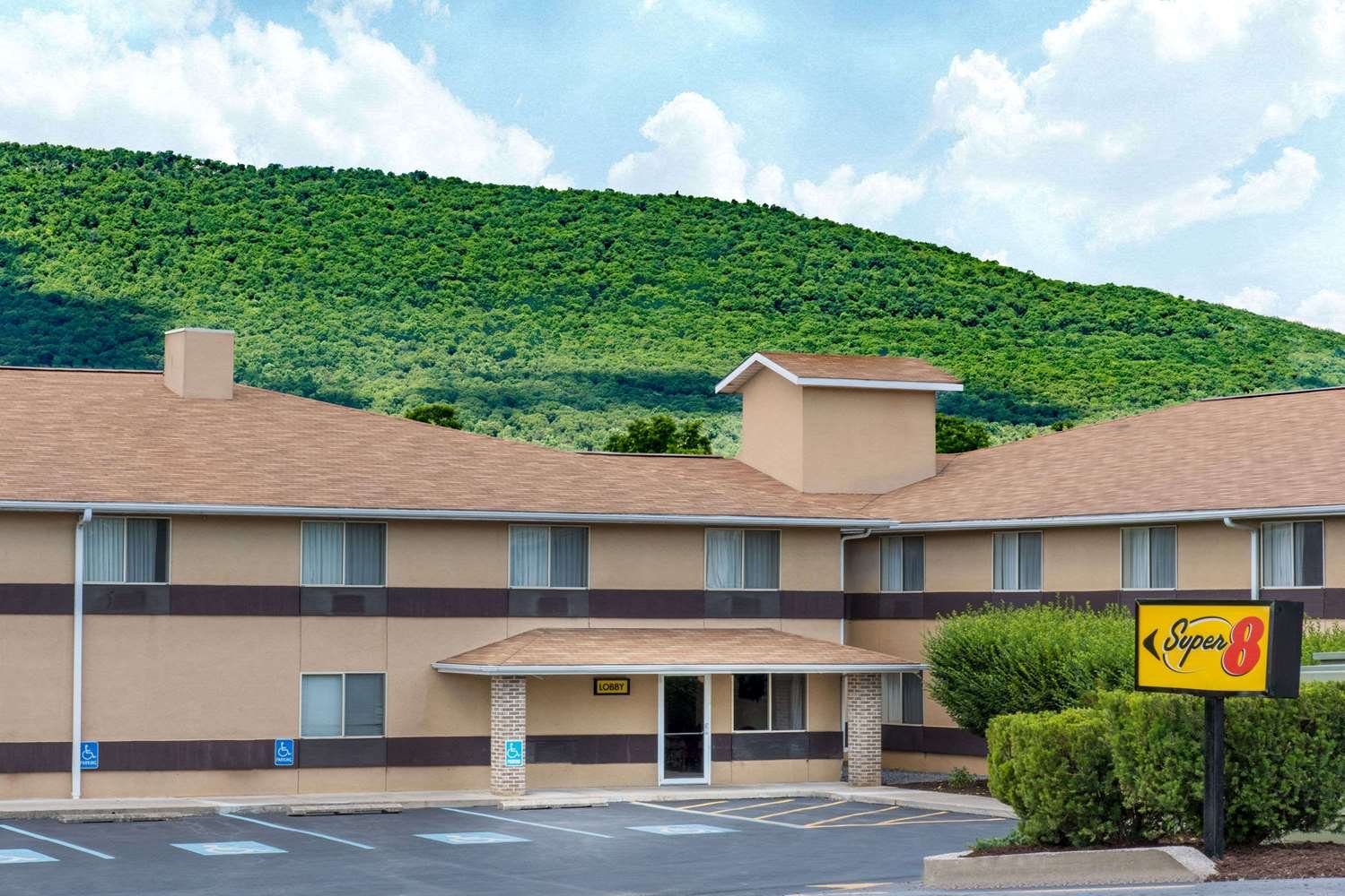 Super 8 by Wyndham Burnham/Lewistown-官方