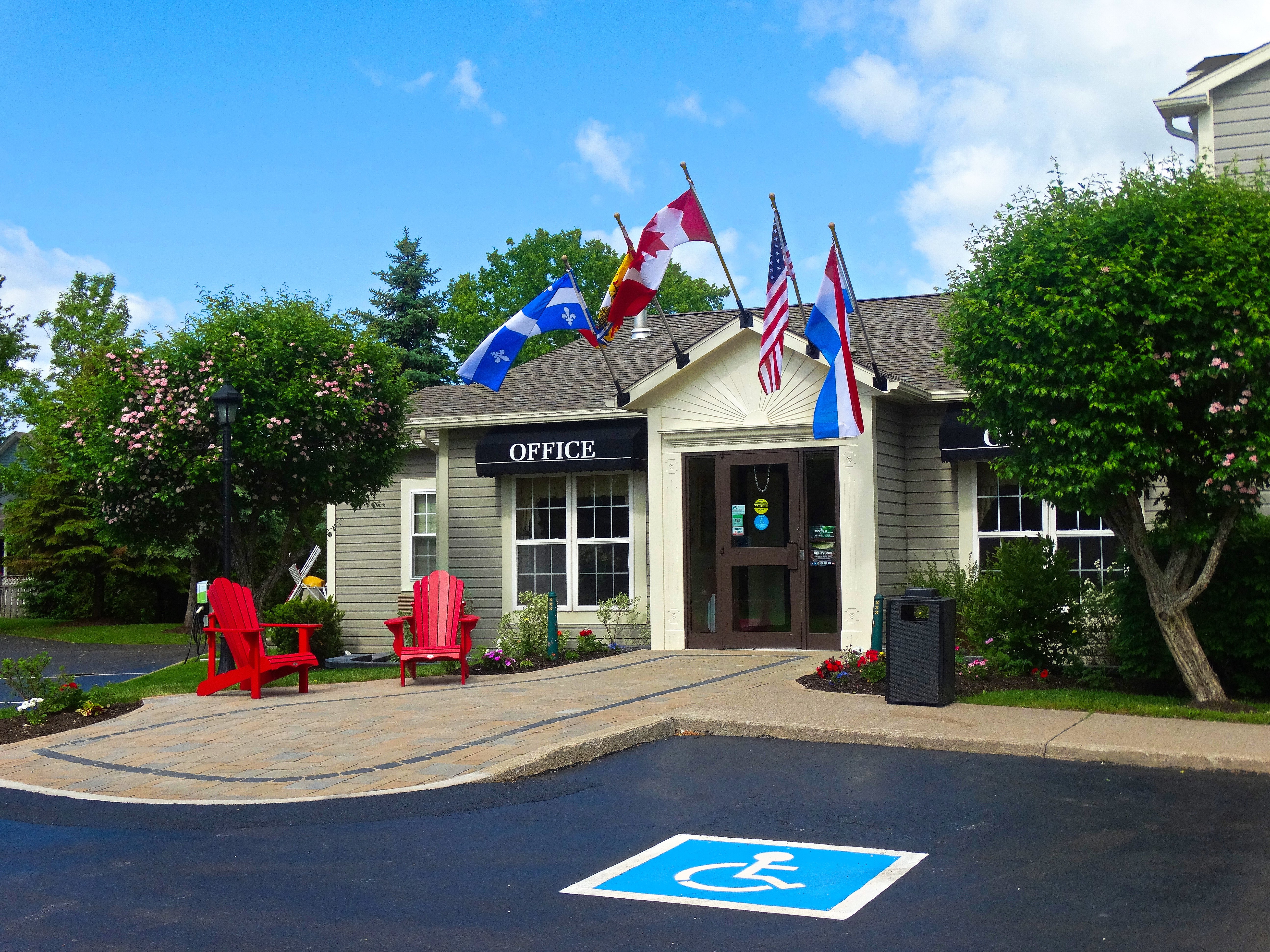 Amsterdam Inn & Suites Sussex-官方