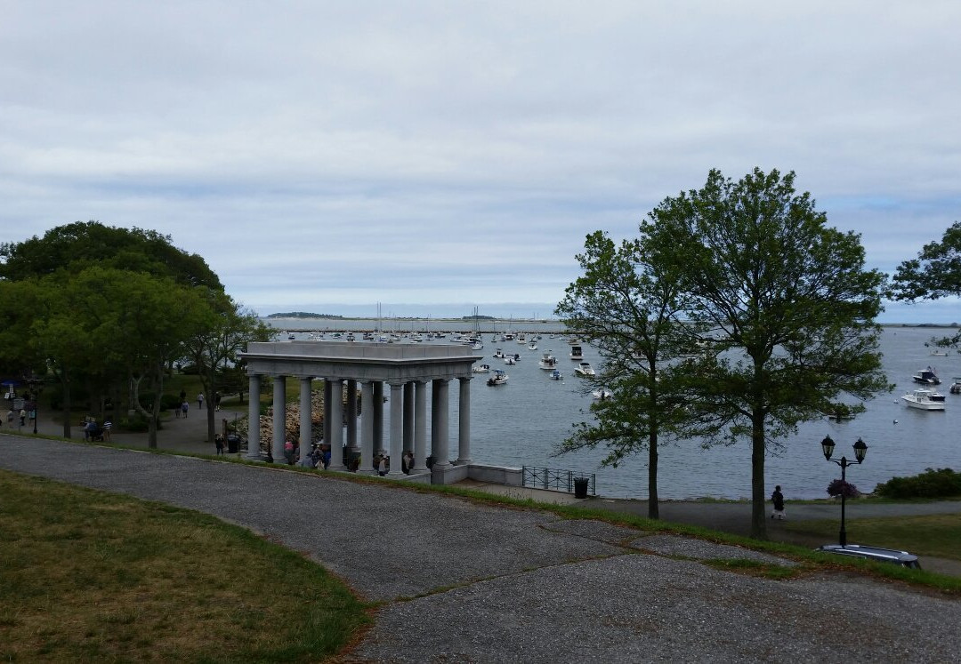 Plymouth Rock - Pilgrim Memorial State Park景点图片