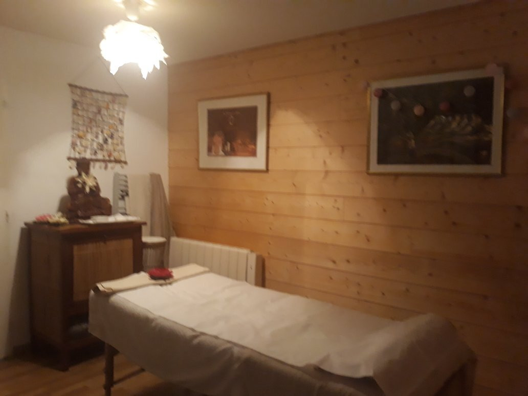 Salon de massage Véronique, place de Venosc-莱德萨阿尔卑斯必去景点