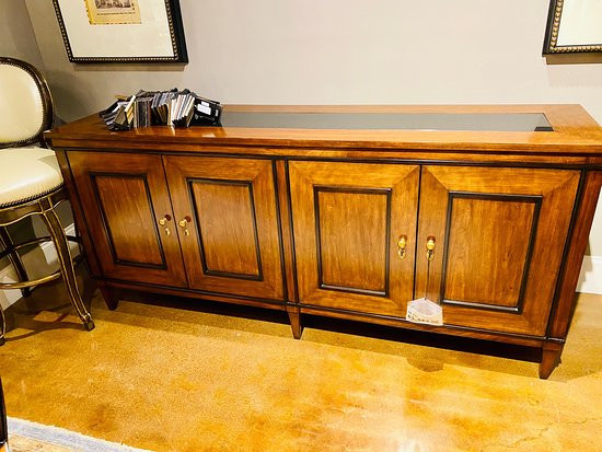 World's Largest Chest of Drawers景点图片
