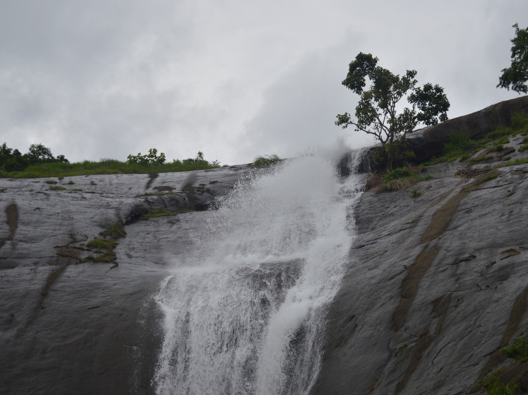 Kollam Kolli Waterfalls景点图片