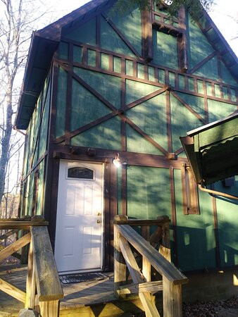 Ravenwood Castle主图