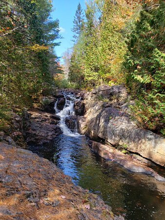 Parc Régional de la Chute-à-Bull-Saint-Come必去景点