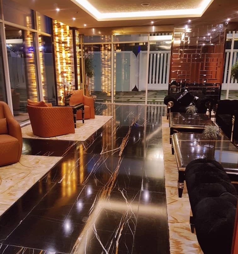 Number One Oxford Street Hotel & Suites主图