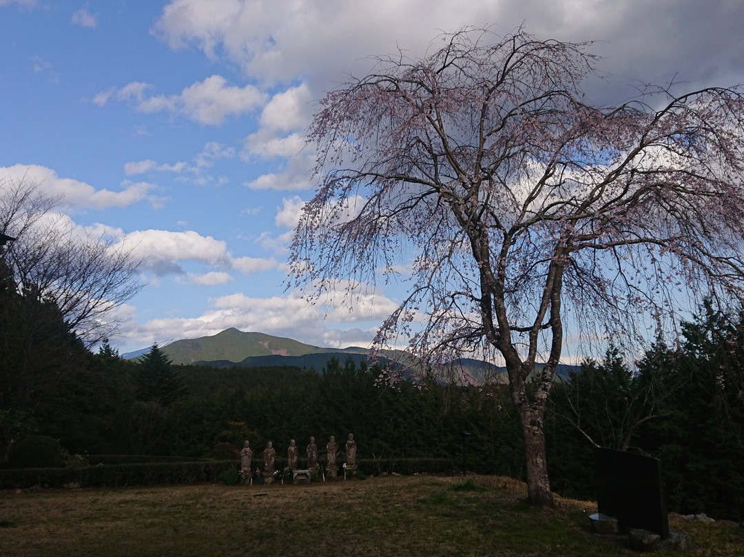 Rokujizo Park景点图片