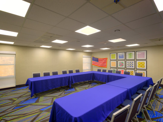 Holiday Inn Express Hillsborough (durham Area) By IHG主图