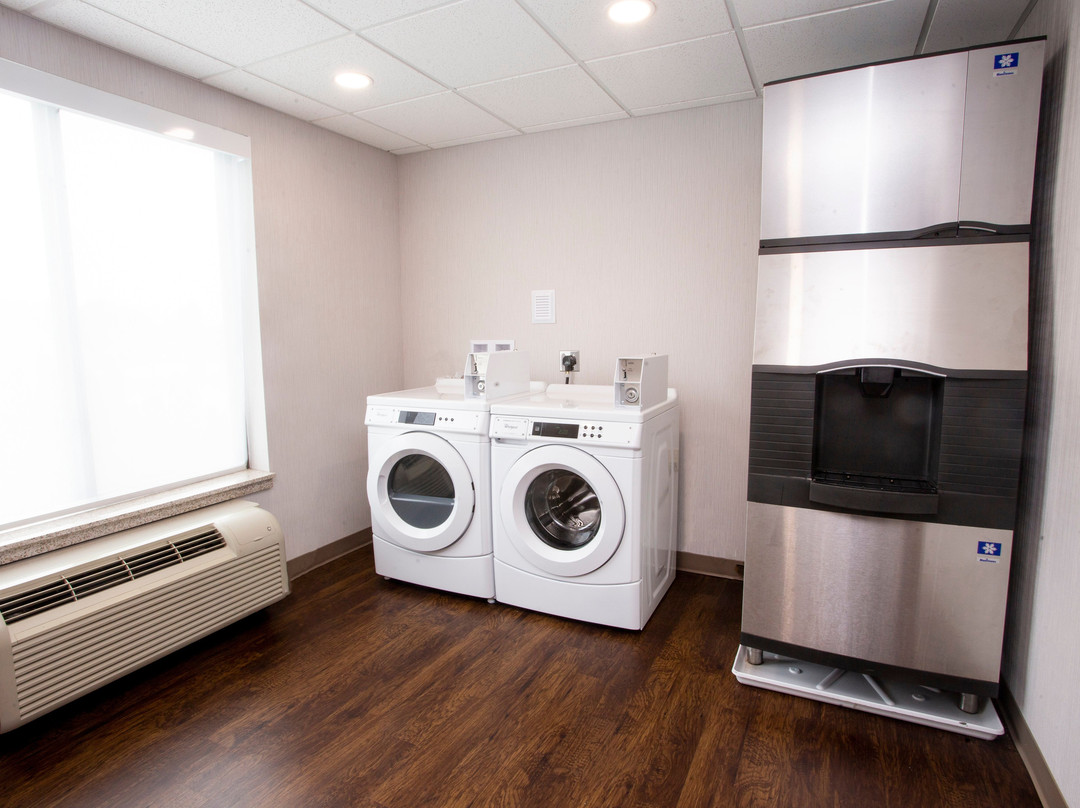 Holiday Inn Express & Suites Bethlehem Arpt-Allentown Area by IHG主图