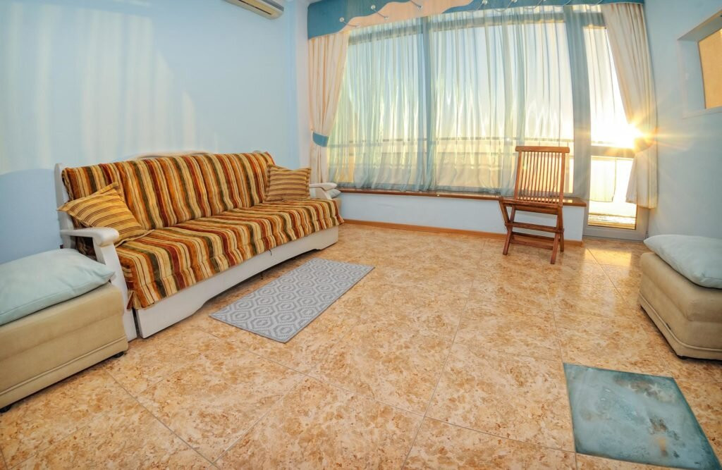 Biryuzovaya Bukhta主图