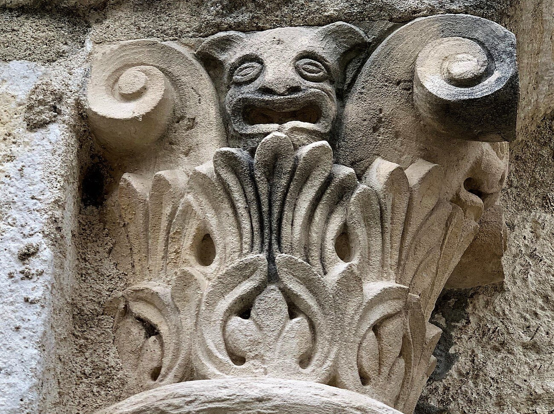 Eglise Et Prieuré De Saint Gaultier景点图片