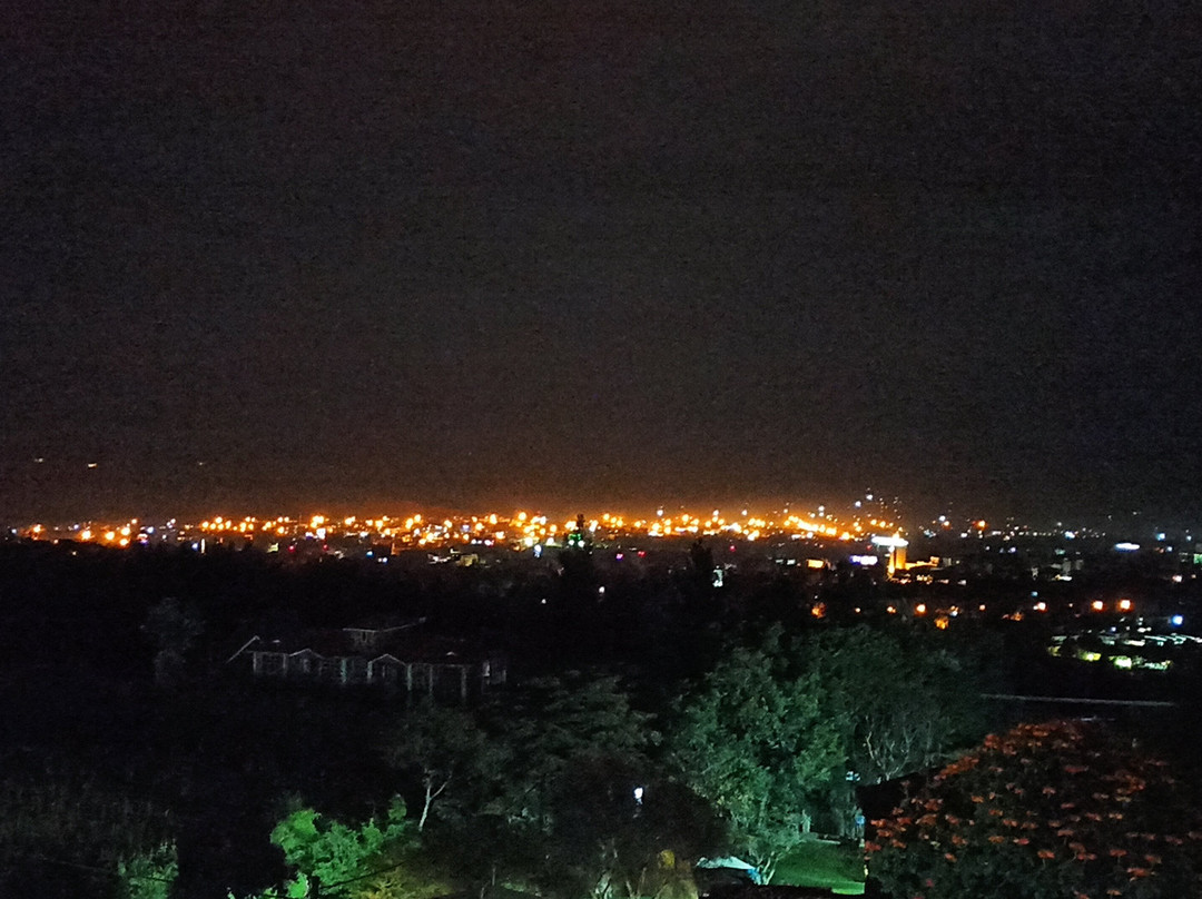 The Alps Hotel主图