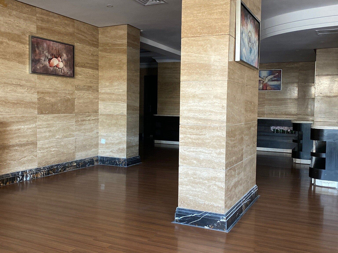 Boudl Al Fahahil主图