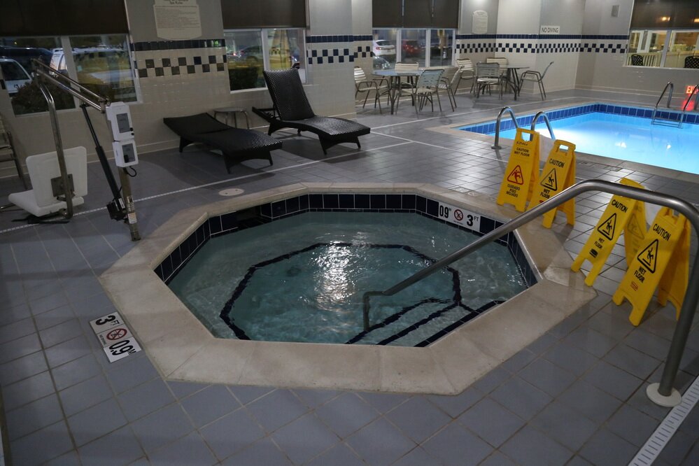 Residence Inn by Marriott Billings-泳池