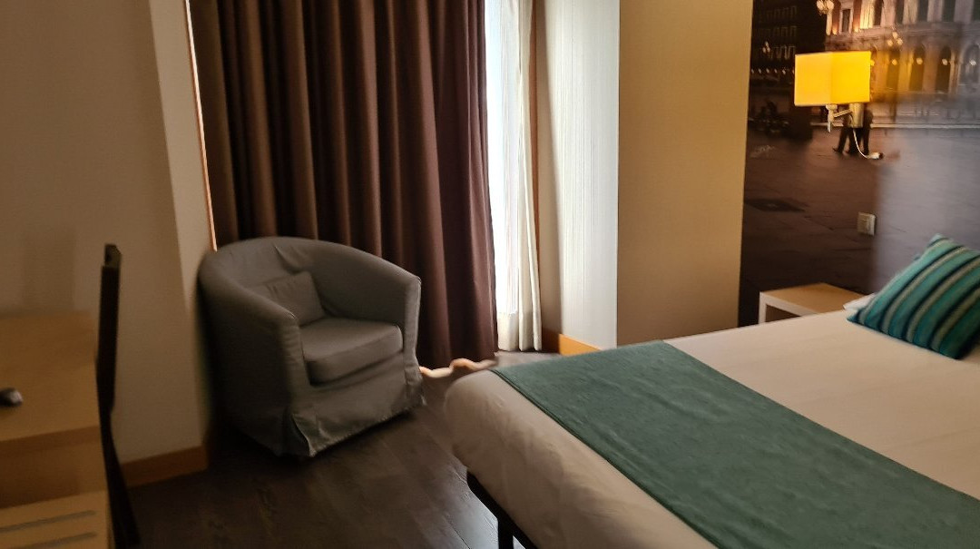 艾娜拉酒店主图