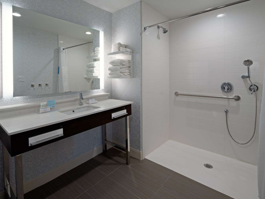 Hampton Inn & Suites - Gilroy, Ca主图