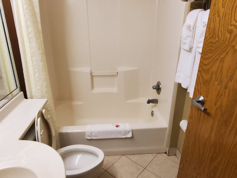 温德姆·贝克利麦客达套房酒店主图