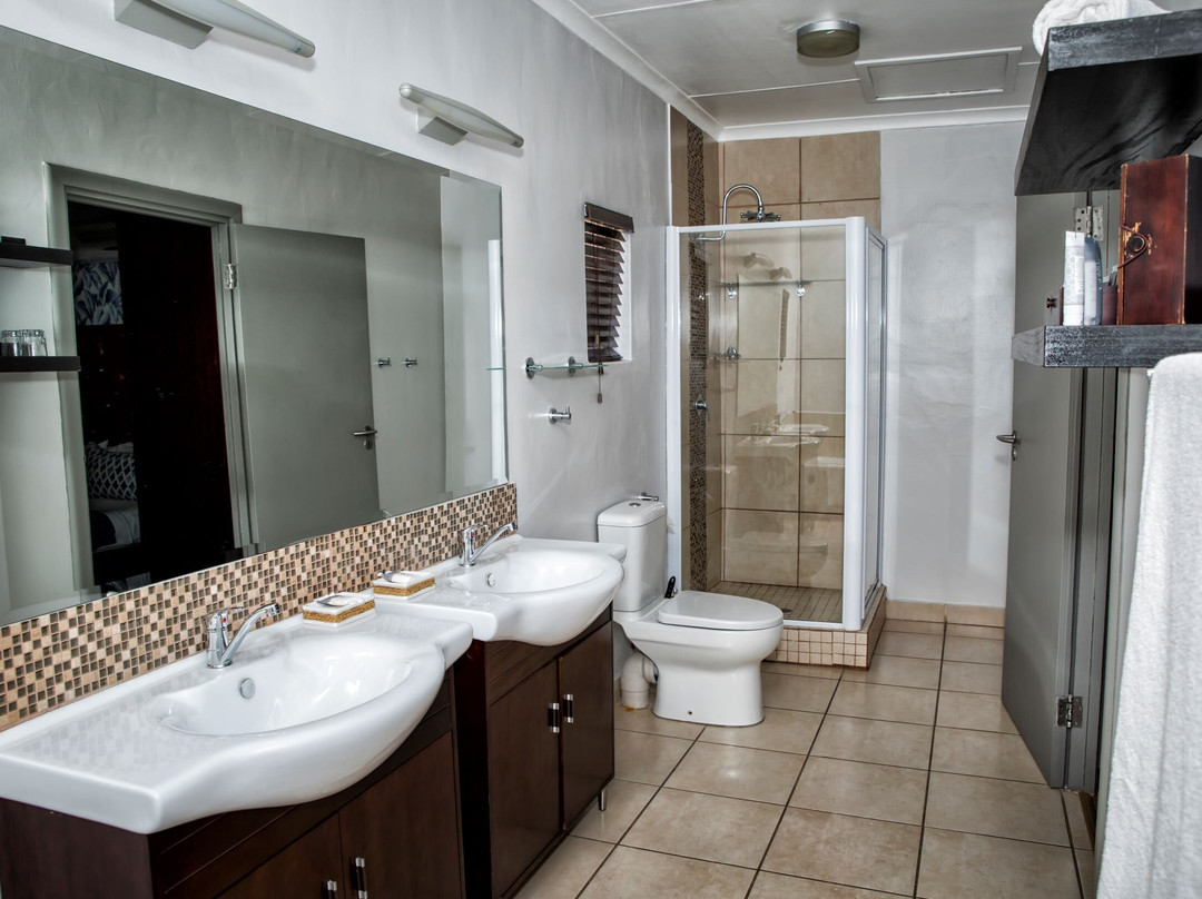 布朗一家庄园酒店主图