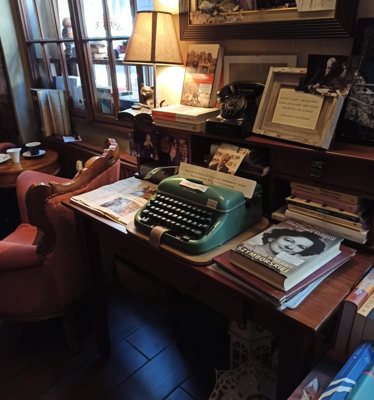 "Kornel i Przyjaciele" Kawiarnia-Księgarnia-Antykwariat-Cieszyn必去景点