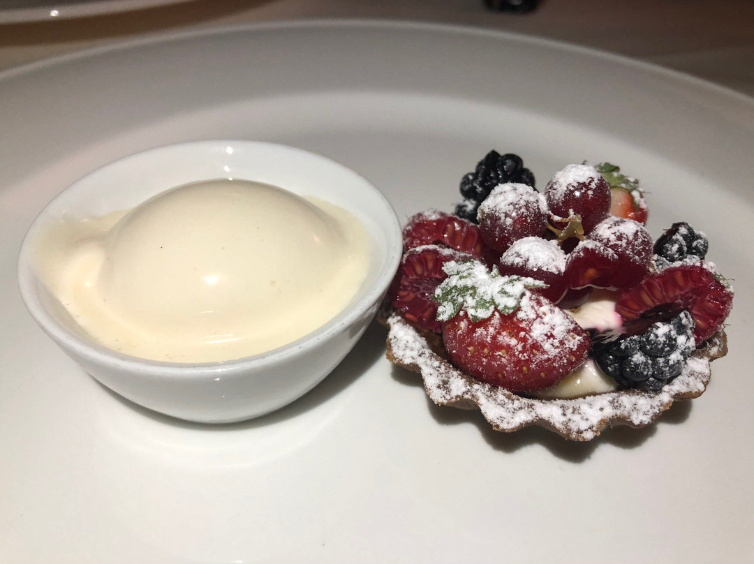 Chi-Ghinn Hotel and Restaurant主图