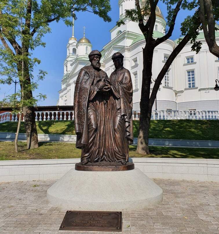 Monument to Peter and Fevronia景点图片