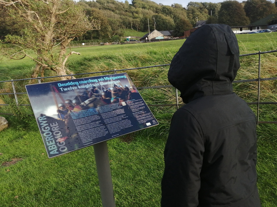 Ogmore Castle景点图片