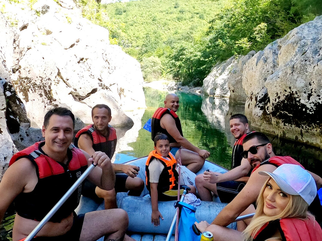 Hit Raft Tours景点图片