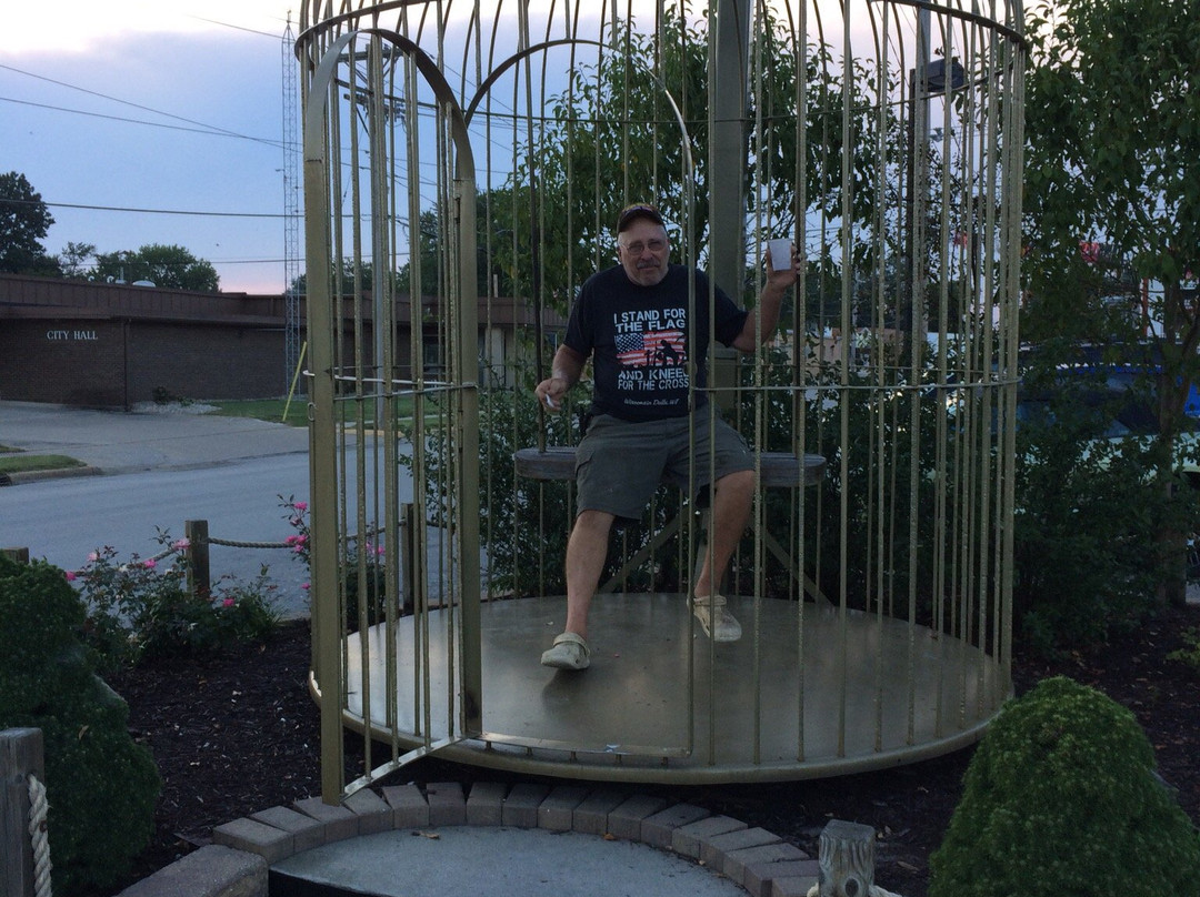 Giant Bird Cage-Casey必去景点